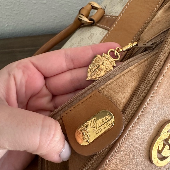 Authentic Vintage Gucci duffel handbag in Tan - Picture 7 of 15